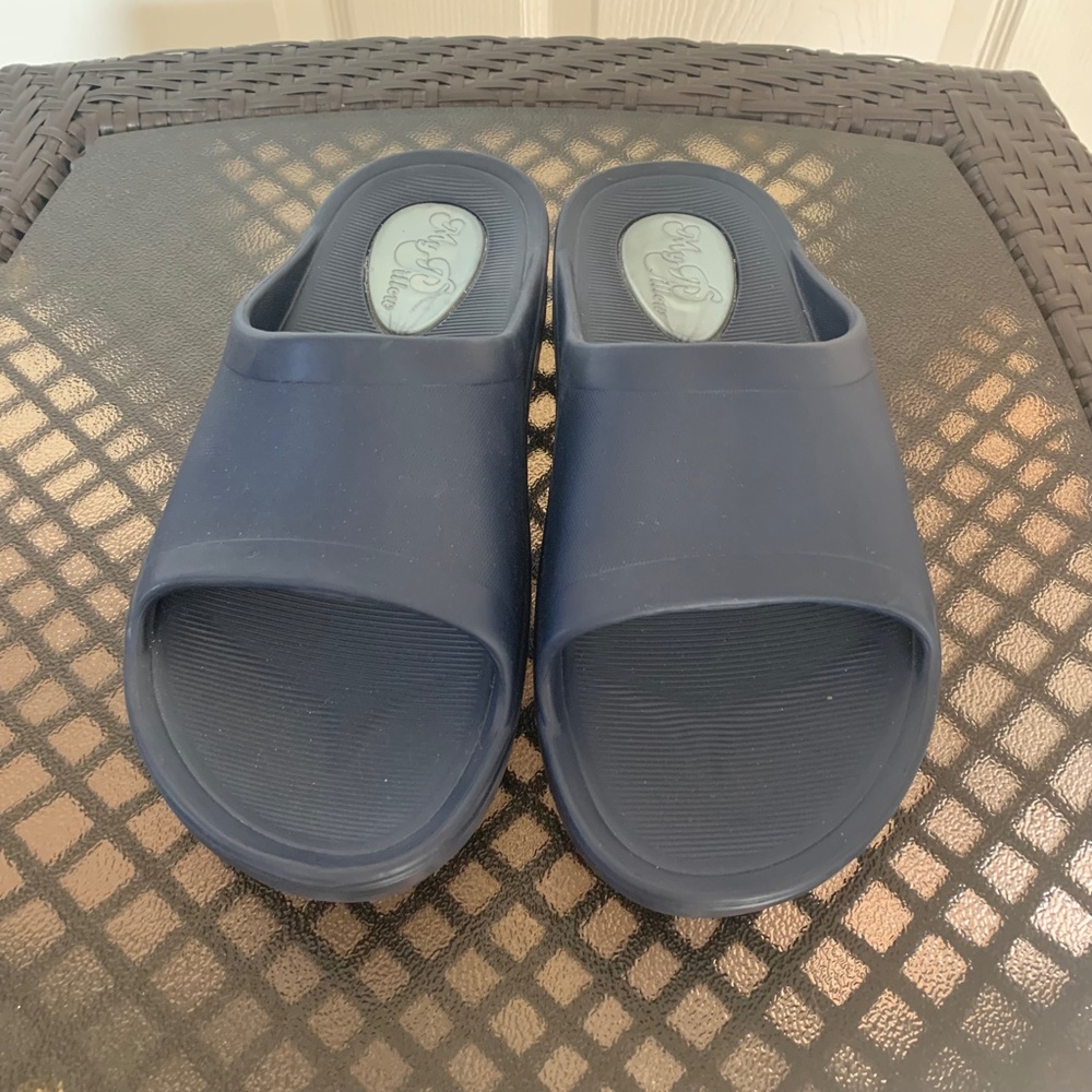 My Pillow comfort foam slide sandals size 10
